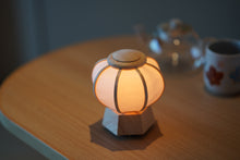 画像をギャラリービューアに読み込む, ゆらぎライト<br>ARARE-あられ-<br>木製/ひのき/美濃和紙<br>雪洞/インテリア照明