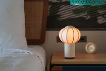 画像をギャラリービューアに読み込む, ゆらぎライト<br>UKIZUKI-浮月-<br>木製/ひのき/美濃和紙<br>雪洞/インテリア照明