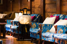 画像をギャラリービューアに読み込む, 大内行灯 12号<br> 秋月 本塗木製<br>絹二重張 (台付)