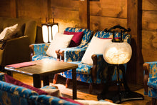 画像をギャラリービューアに読み込む, 大内行灯 12号<br> 秋月 本塗木製<br>絹二重張 (台付)