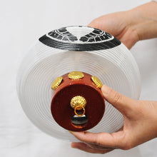 画像をギャラリービューアに読み込む, 陣屋提灯(対) 【梨地】<br>5寸~8寸<br>コード式/木製/家紋<br>五月人形/端午の節句