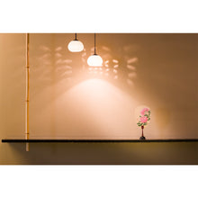 画像をギャラリービューアに読み込む, 水うちわ 瓢型<br>【福兎】<br>美濃和紙<br>木製台座付き