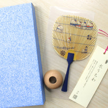 画像をギャラリービューアに読み込む, 水うちわ 豆型&lt;br&gt;【すみっコぐらしマリンボーダー】&lt;br&gt;美濃和紙&lt;br&gt;木製台座付き
