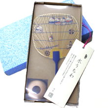 画像をギャラリービューアに読み込む, 水うちわ 豆型&lt;br&gt;【すみっコぐらしマリンボーダー】&lt;br&gt;美濃和紙&lt;br&gt;木製台座付き
